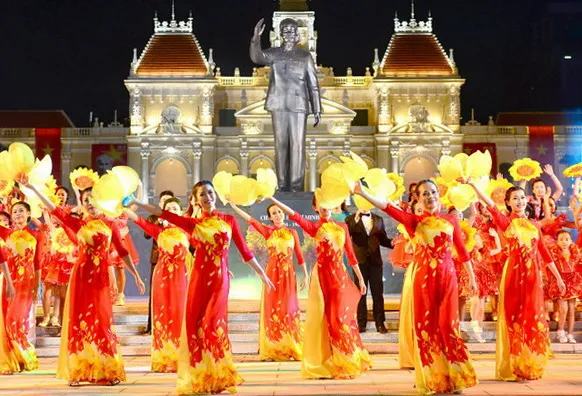 Thành phố Hồ Chí Minh rực rỡ tên vàng