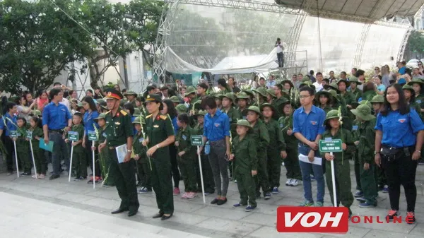 140 chiến sĩ nhí làm lễ xuất quân tại Tượng đài Chủ tịch Hồ Chí Minh 