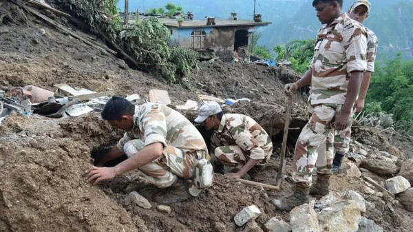 Lỡ đất nghiêm trọng tại Ấn Độ và Pakistan, hàng chục người thiệt mạng