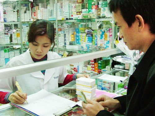 Giá thuốc cao vì trung gian quá nhiều!