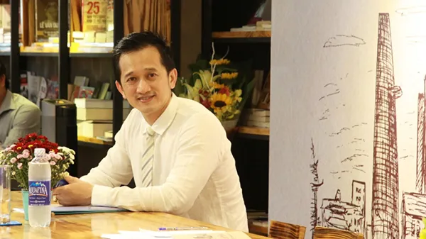 Sống nhẹ nhàng hơn với “Sài Gòn chữ vội trên vai”