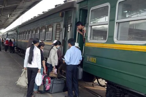 Giảm 10% giá vé tàu cho học sinh nhập học năm 2016