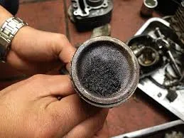Bắt 5 đối tượng sản xuất dầu nhớt giả
