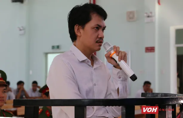 Vào tù vì nhận tiền trà nước để làm nhanh hồ sơ