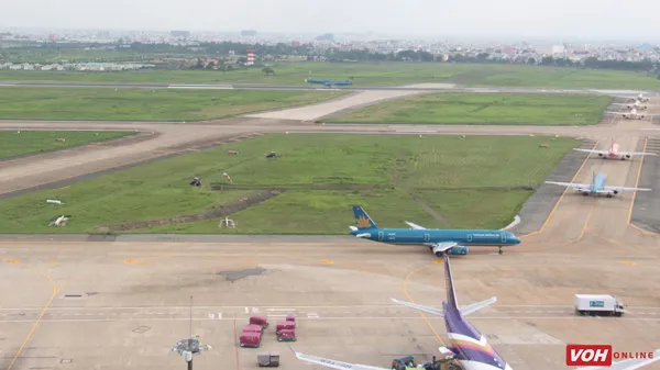 Nhiều chuyến bay bị chậm do sửa chữa sân bay Tân Sơn Nhất