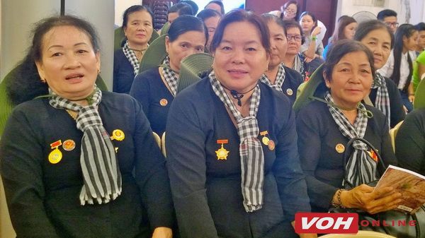 Những bông hoa trên đất thép ngày ấy bây giờ