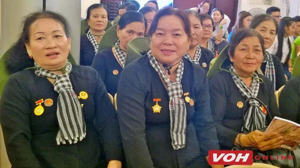 Những bông hoa trên đất thép ngày ấy bây giờ