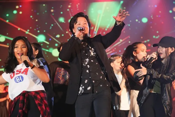Thanh Bùi hạnh phúc khi sắp chào đón cặp song sinh