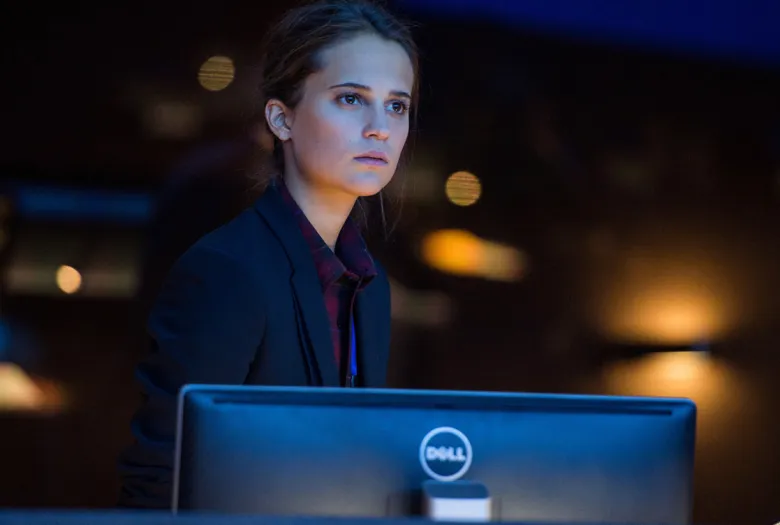 Từ Oscar, Alicia Vikander bước vào bom tấn Jason Bourne