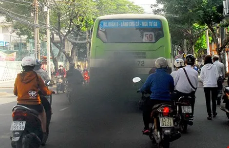 Xử lý nghiêm xe buýt gây ô nhiễm môi trường