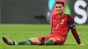 Ronaldo bỏ lỡ siêu cúp và vòng mở màn La Liga