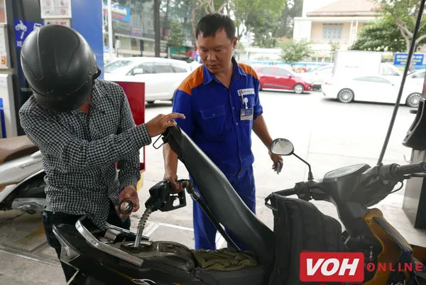 Giá xăng giảm 604 đồng/lít từ chiều nay 4/8