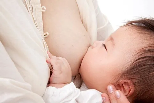 Chỉ 20% bà mẹ Việt cho con bú sữa mẹ hoàn toàn trong 6 tháng đầu