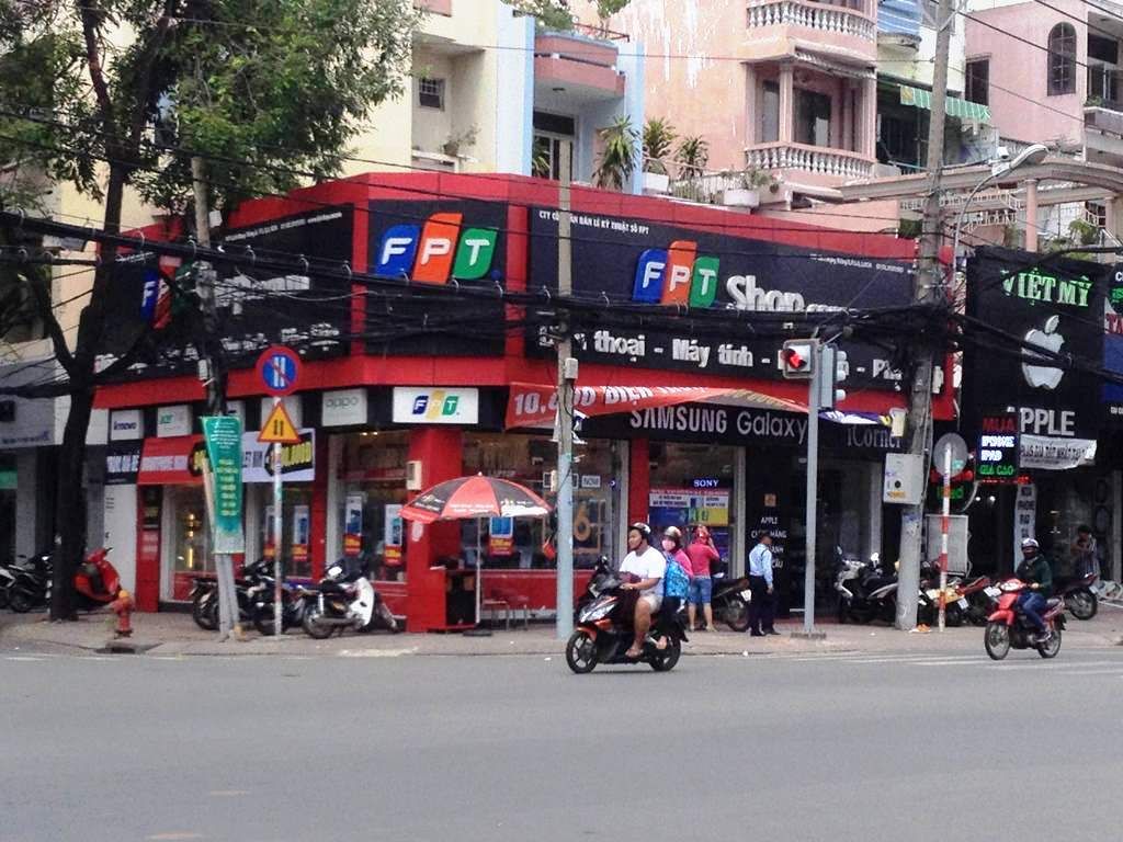 Truy tố băng nhóm đột nhập cửa hàng FPT trộm tài sản