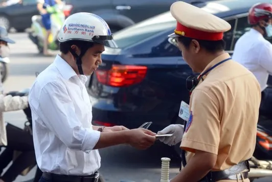 Xử lý đậu xe không đúng quy định tại đường Huỳnh Mẫn Đạt, quận 5