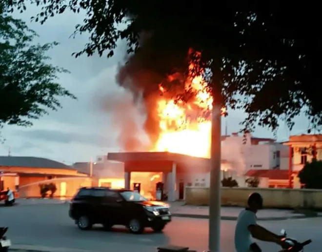 Cháy lớn nhiều nơi, thiệt hại tiền tỷ