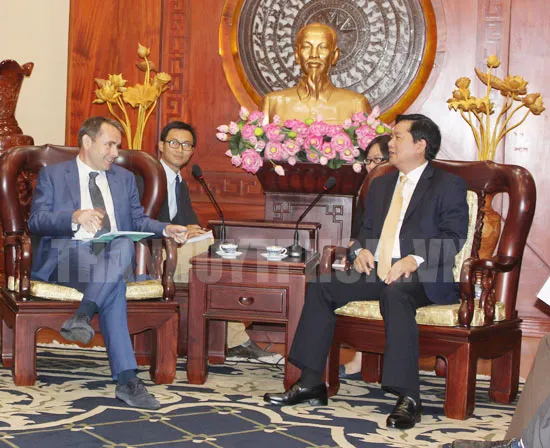 Bí thư Thành ủy Đinh La Thăng tiếp Đại sứ Cộng hòa Pháp