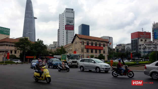 Miền Nam có mưa dông, Biển Đông gió giật mạnh