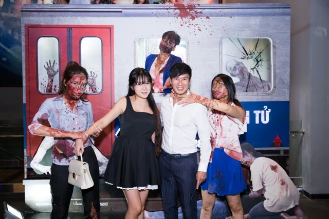 Vợ chồng Lý Hải – Minh Hà trốn con đi xem “Zombie Châu Á”