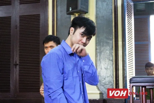Siết cổ người yêu để cướp tài sản
