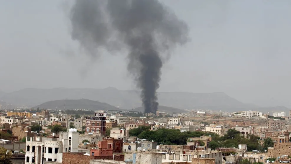 Sau trường học, đến bệnh viện ở Yemen bị không kích