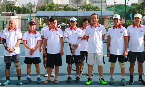 Sôi nổi Giải quần vợt giao hữu VOH 2016 