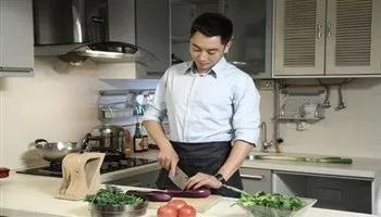 Đàn ông thu nhập thua vợ lại càng vui ?