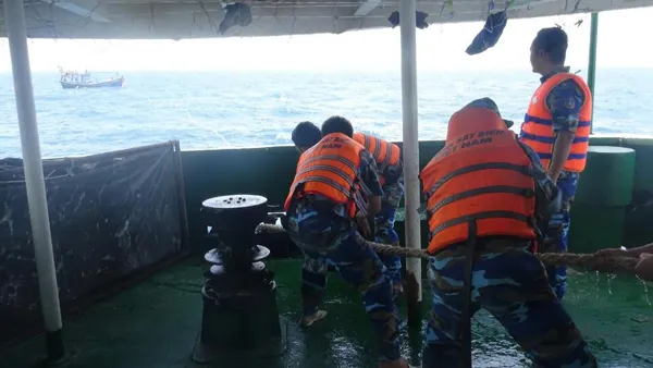 Đội tìm kiếm cứu nạn tiếp tục cứu thành công tàu cá bị nạn trên biển vào ngày 21/8/2016