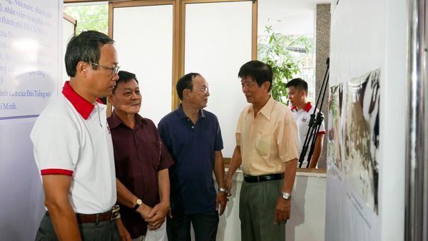 Khai mạc triển lãm ảnh Đài Tiếng nói Nhân dân TPHCM 40 năm hình thành và phát triển