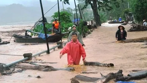 Mưa lũ làm 7 người chết, 2 người mất tích
