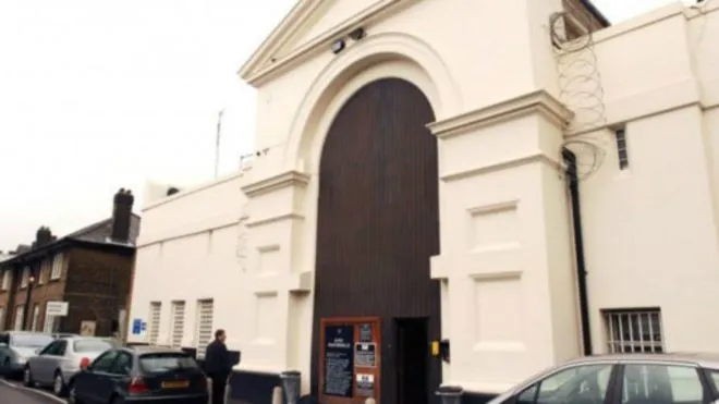 Anh chặn máy bay không người lái vận chuyển ma túy