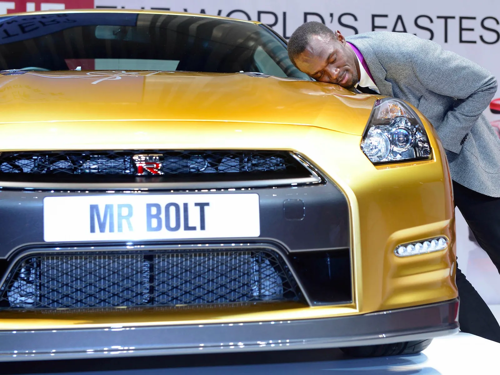 Tia chớp Usain Bolt chi tiền tỉ như thế nào?