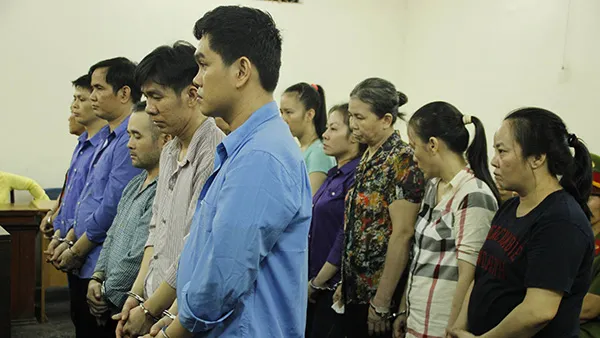 Hai án tử hình, sáu án chung thân trong vụ buôn bán 213 bánh heroin