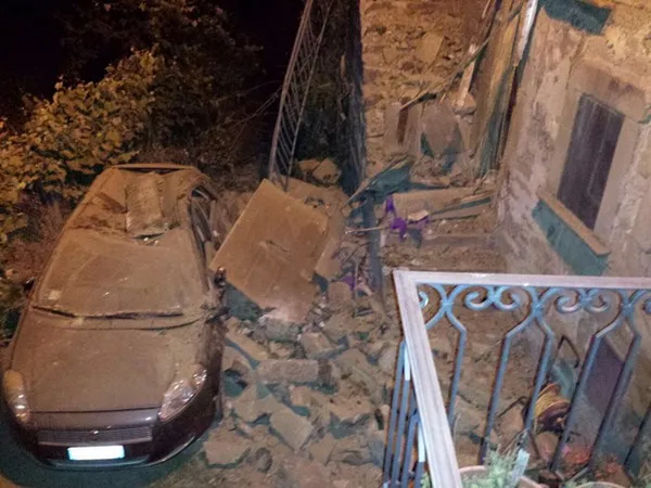 Động đất ở Ý: Ít nhất 22 người chết, một nửa thị trấn bị phá hủy