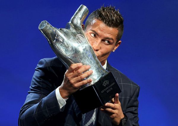 Ronaldo - Cầu thủ xuất sắc nhất châu Âu mùa giải 2015-2016