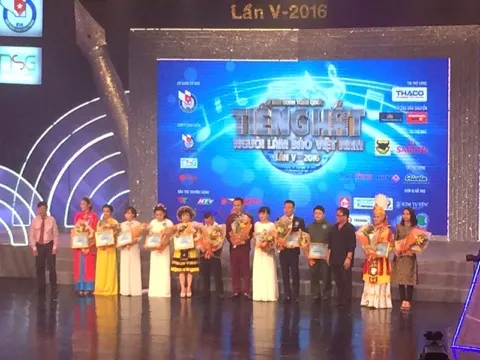 Phái đẹp “áp đảo” tại Chung kết Liên hoan toàn quốc Tiếng hát người làm báo lần V – 2016