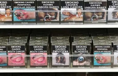 Giảm tỉ lệ hút thuốc bằng bao bì kinh dị