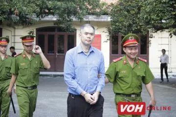 Bắt giữ bạn gái bằng vũ lực, một người nước ngoài lãnh án