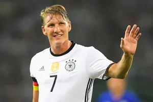 Mourinho không dùng Schweinsteiger ở Europa League