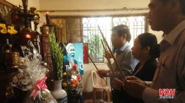 Lãnh đạo TPHCM dâng hương kỷ niệm 105 năm ngày sinh giáo sư Trần Văn Giàu