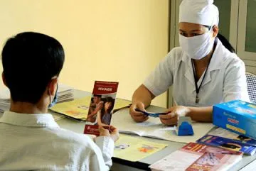 Bảo hiểm y tế - cứu cánh cho bệnh nhân HIV/AIDS
