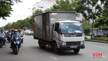 Chưa cấm xe tải lưu thông trên đường Trường Sơn
