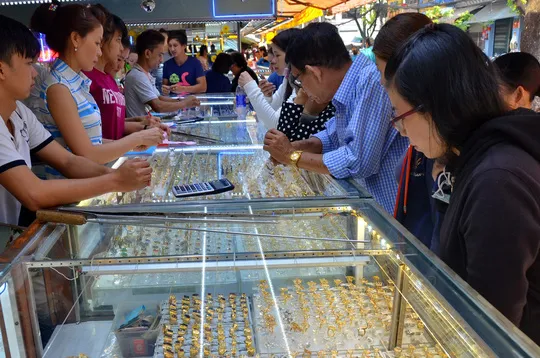 Điểm tin 24 giờ 13/9/2016: Có ít nhất 600 cơ sở bán vàng không đạt hàm lượng tiêu chuẩn
