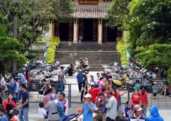 Di dời phòng vé Thảo Cầm Viên ra khỏi khu vực bảo vệ di tích Đền Hùng