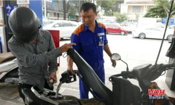 Xăng tăng gần 160 đồng/lít từ 15 giờ chiều nay 20/9