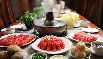 Dùng quá nhiều nước lẩu có ảnh hưởng đến sức khỏe?