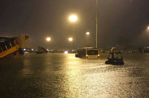 TPHCM: Xây hồ điều tiết, dùng bơm chống ngập sân bay Tân Sơn Nhất