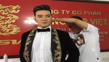 Lộ diện Đàm Vĩnh Hưng phiên bản sáp