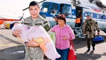 Bé trai 3 tuổi sống sót sau khi lạc trong rừng 3 ngày