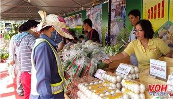 Khai mạc chợ phiên nông sản tại TPHCM